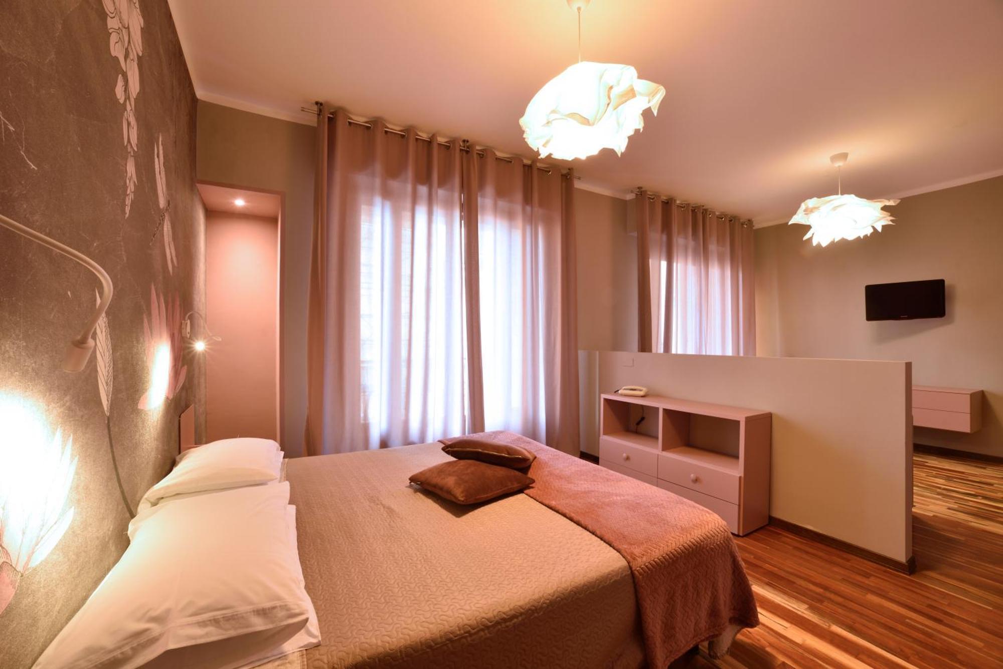 Hotel Bristol Alassio Bagian luar foto