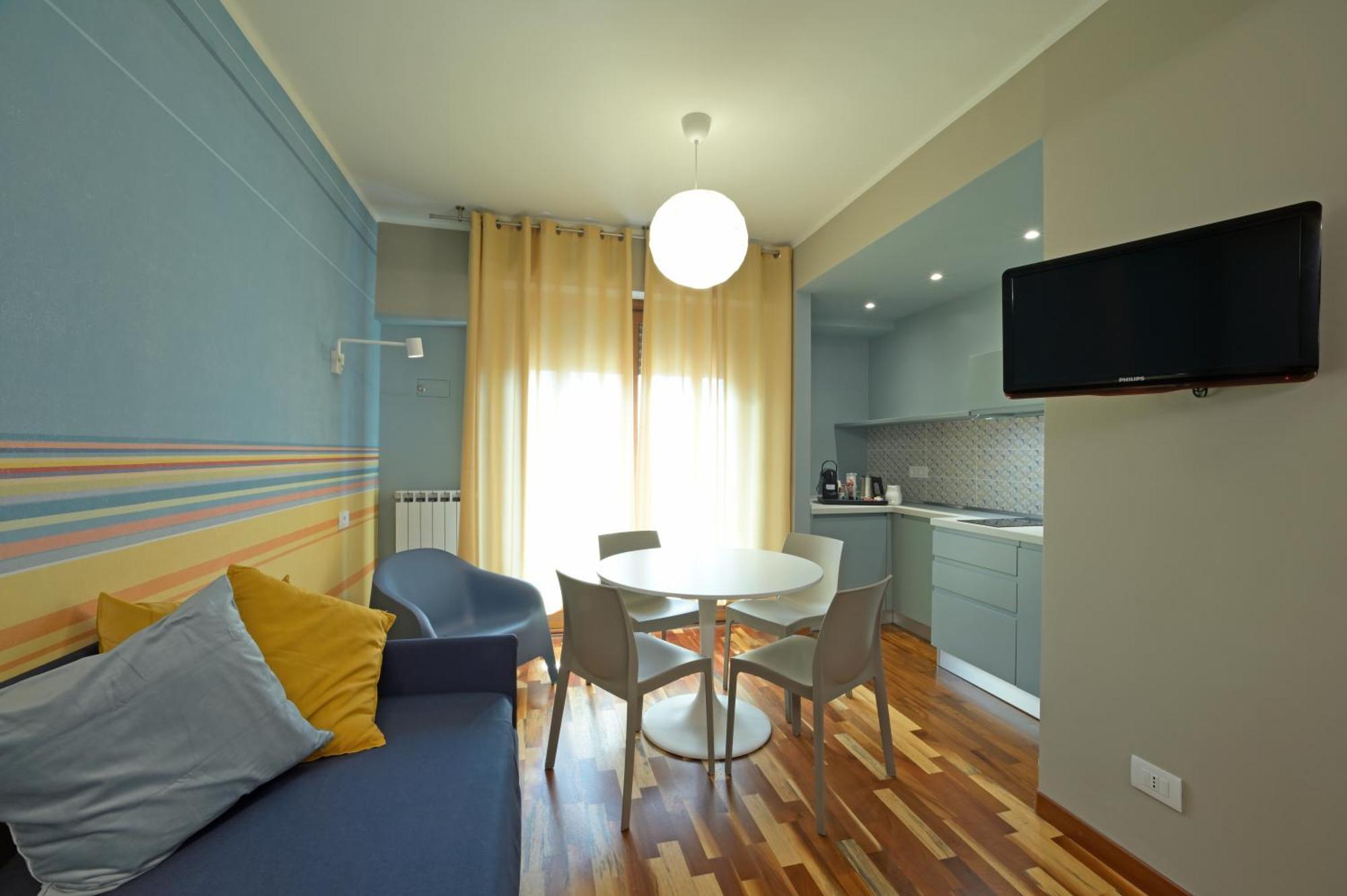 Hotel Bristol Alassio Bagian luar foto