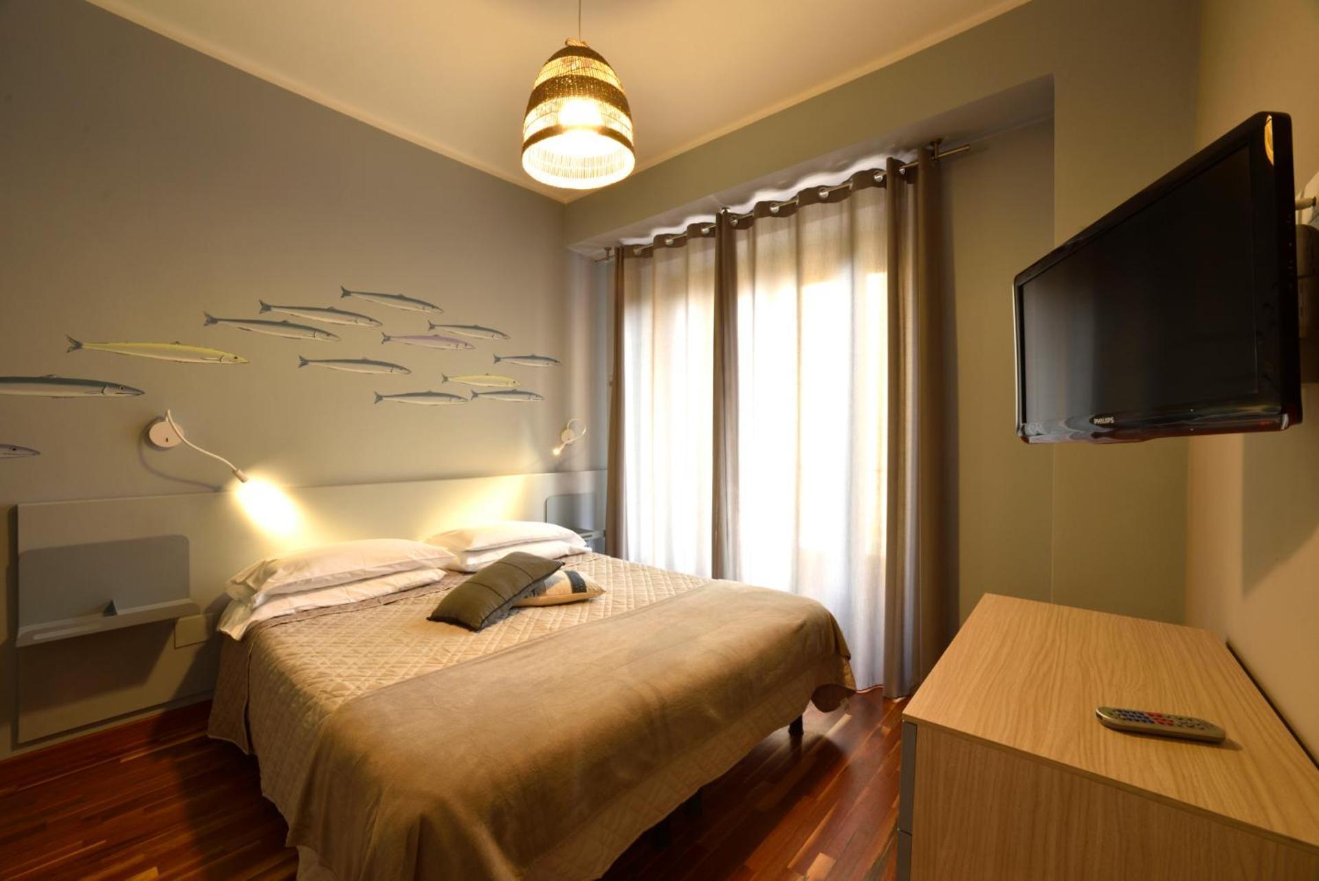 Hotel Bristol Alassio Bagian luar foto
