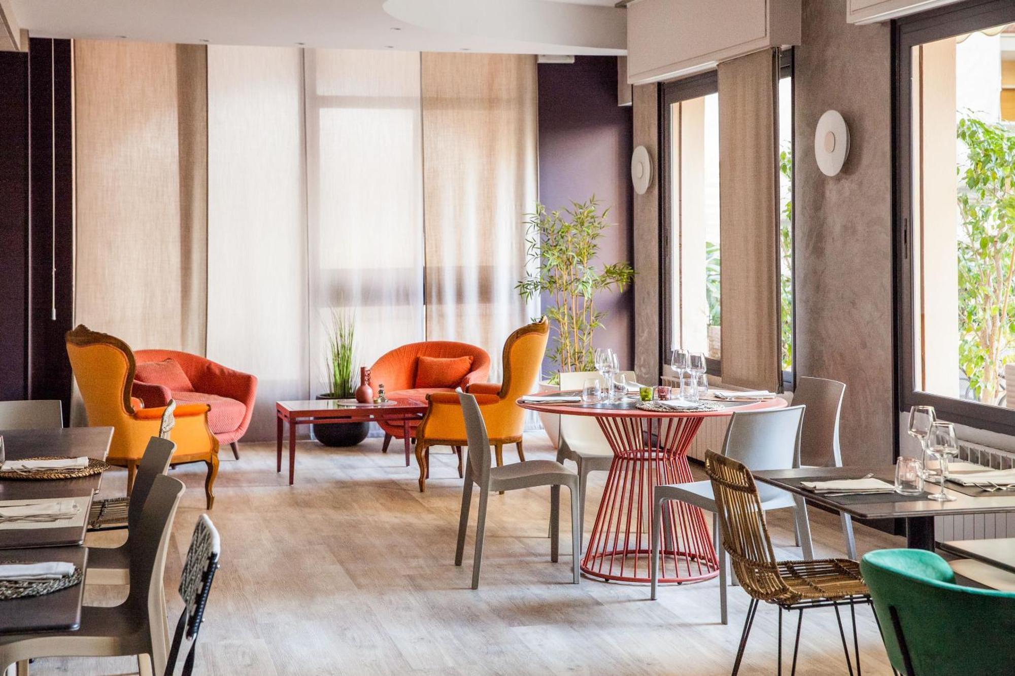 Hotel Bristol Alassio Bagian luar foto