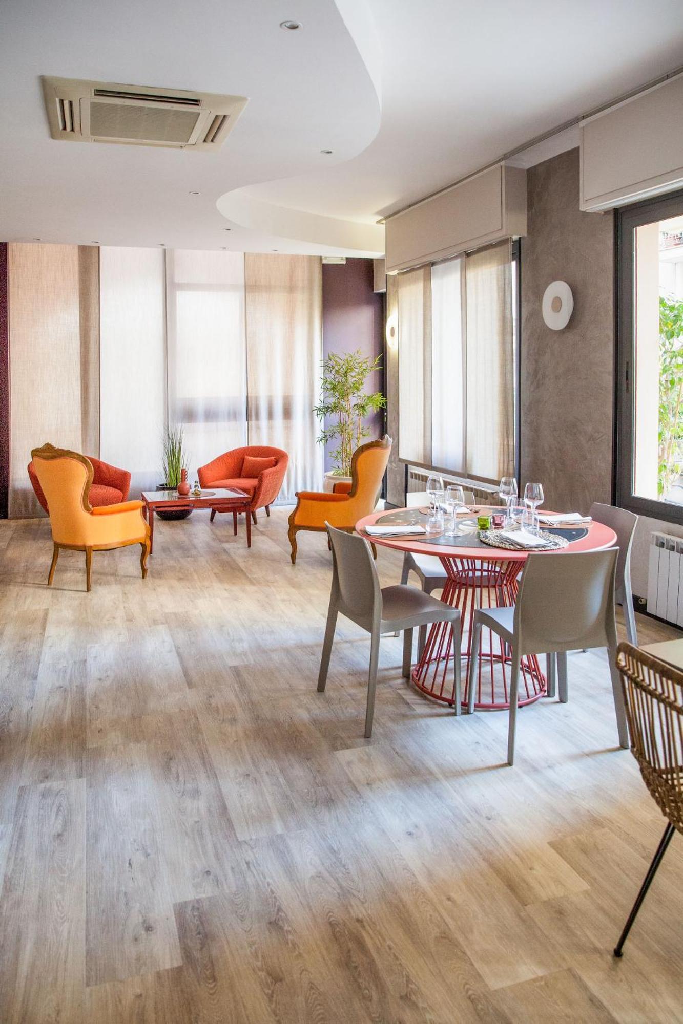 Hotel Bristol Alassio Bagian luar foto